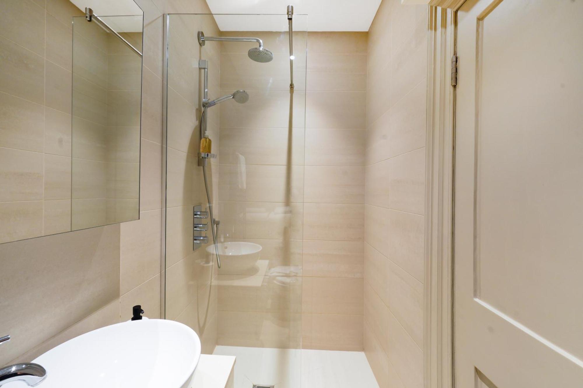 לונדון Spacious And Modern 4 Beds Home In Kensington מראה חיצוני תמונה